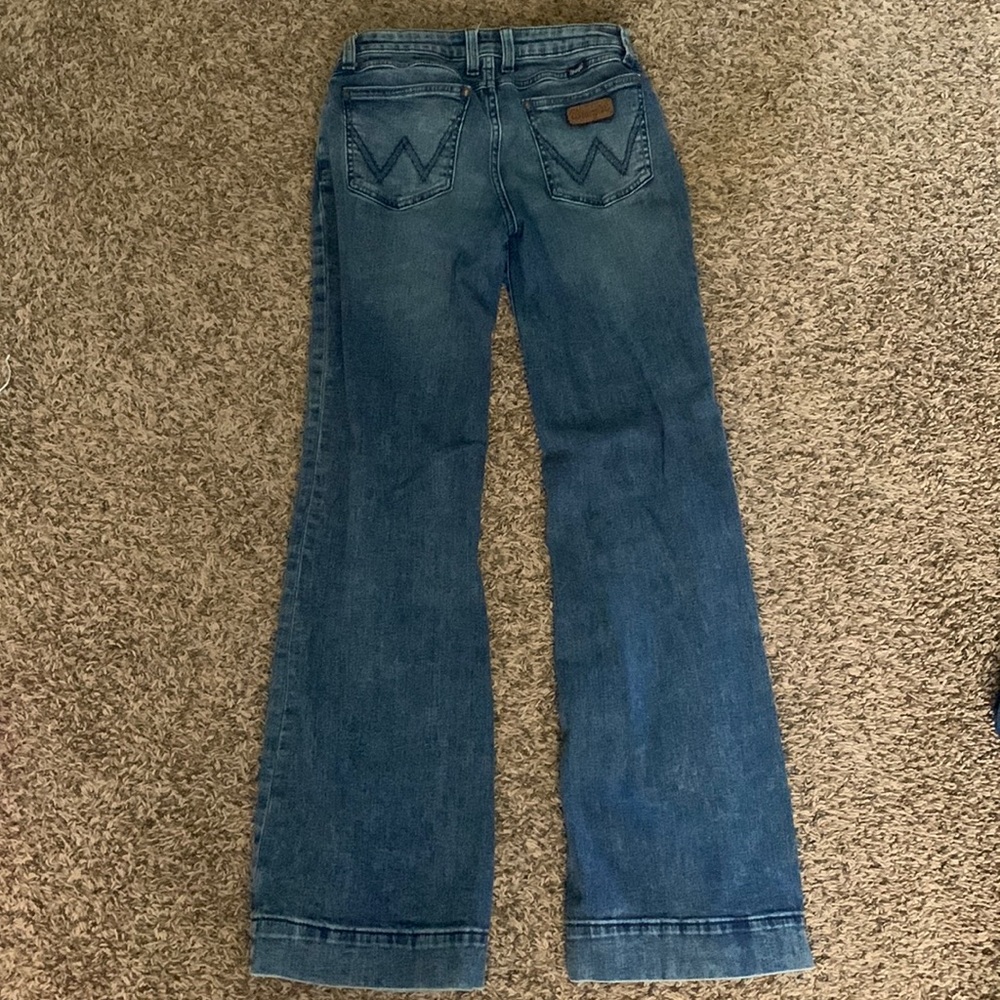 Women’s Wrangler Retro Trouser jeans. Size 3 X 34